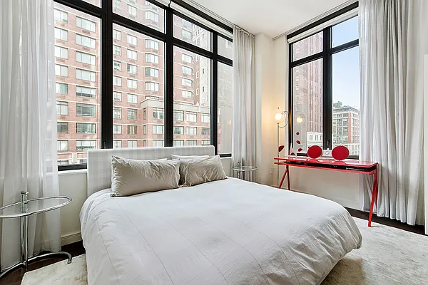 Rented by Douglas Elliman | media 17