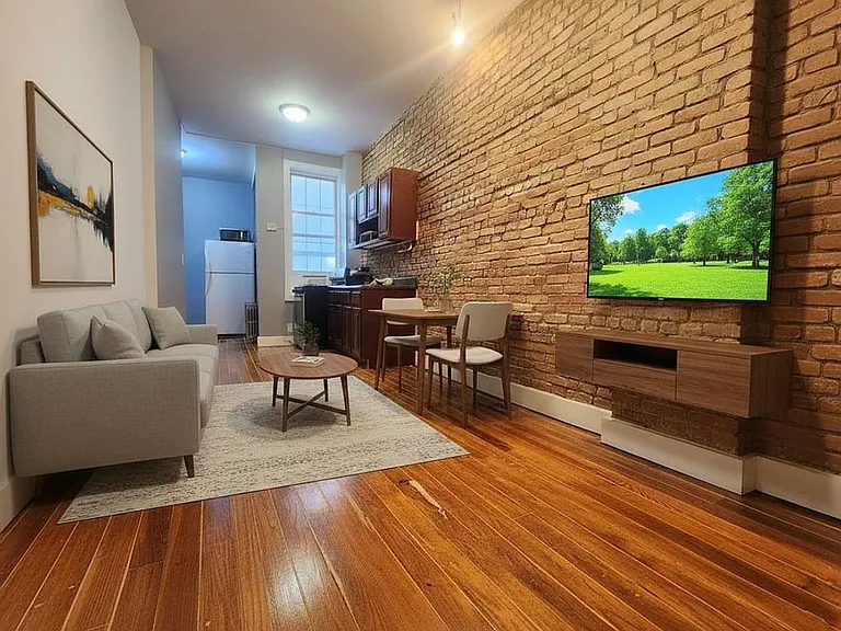 846 Hart St #2R — Photo 9