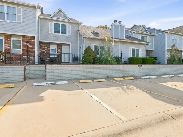 101 S Rock Rd APT 50, Derby, KS 67037