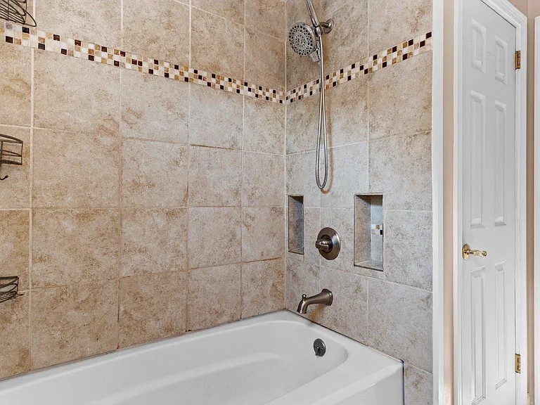 203 Ashwood Way — Photo 12