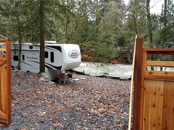 12933 Crystal Springs Dr, Granite Falls, WA 98252