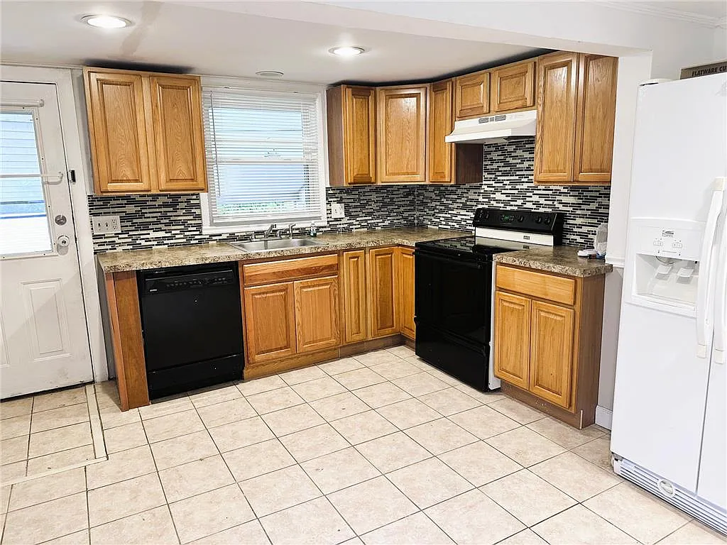 2 bed, 1.0 bath, 1139 sqft, $1,750 — Photo 4