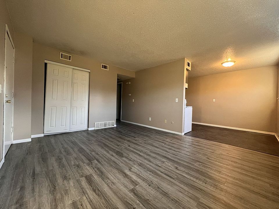 1st image of 3023 N Michigan Ave #1