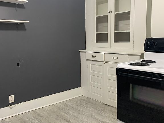 Kitchen and appliances are very clean.