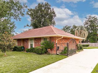3760 Edgemont Dr, Baton Rouge, LA 70814