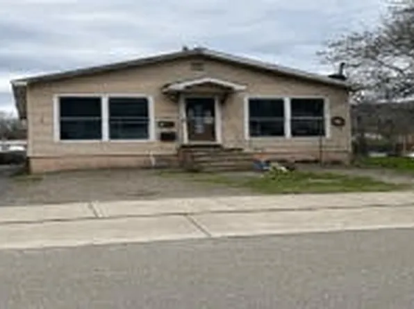 18 Clark St, Deposit, NY 13754