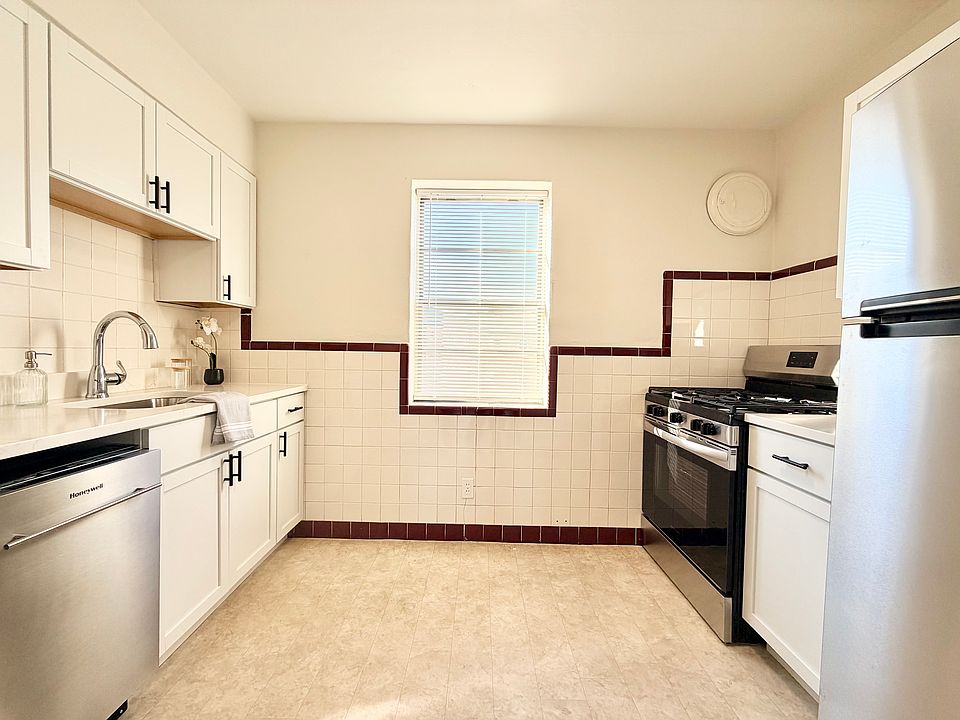 1st image of 7219 Hampton Ave APT 2N