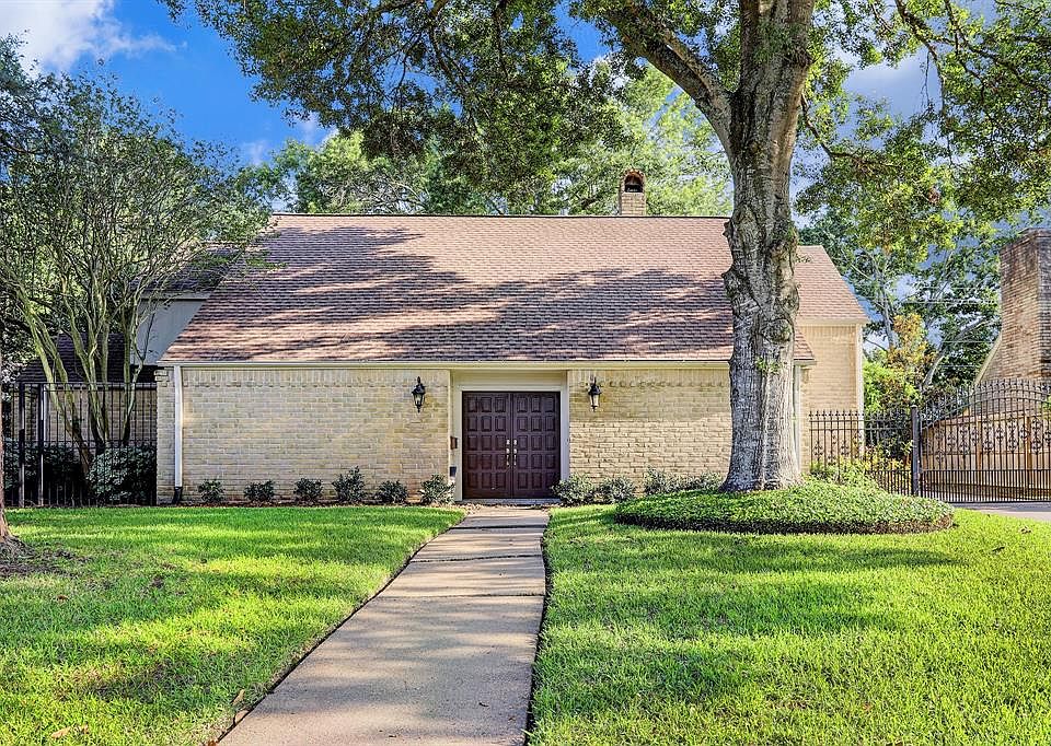 1st image of 10219 Briar Forest Dr