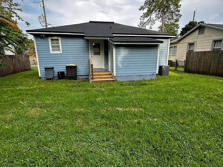 1290 Stimson St — Photo 3