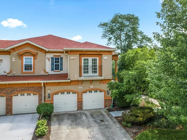 352 Montabello, Bloomingdale, IL 60108