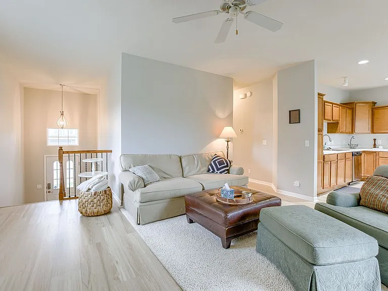 19155 Drexel Cir — Photo 6