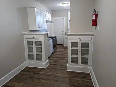 Charming Apartment Downtown Columbia - 1034 Kinard Ct