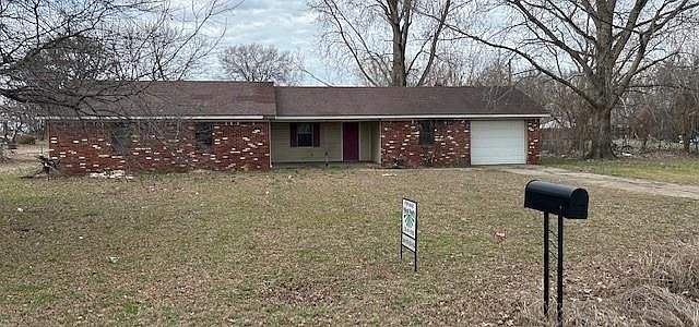 1st image of 222 Shaw Rd