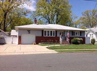 27 W Park Ave, Avenel, NJ 07001