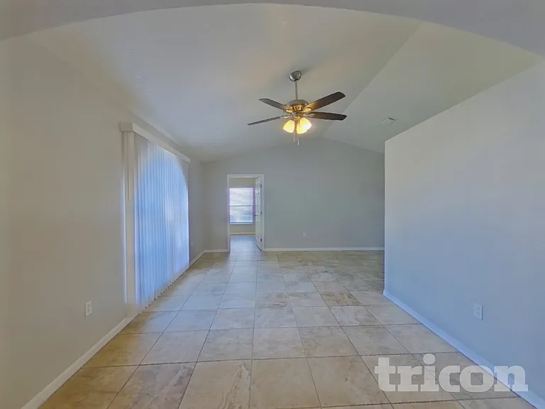 400 Cocoa Ct — Photo 18