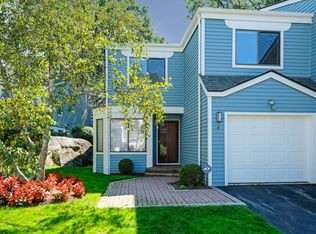 8 Top Of The Rdg #8, Mamaroneck, NY 10543