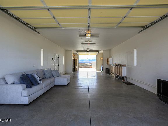 5th image of 2030 Bombay Dr
