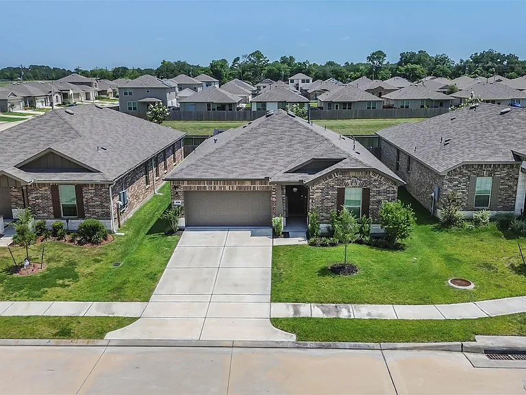 339 Friesian Ct — Photo 4