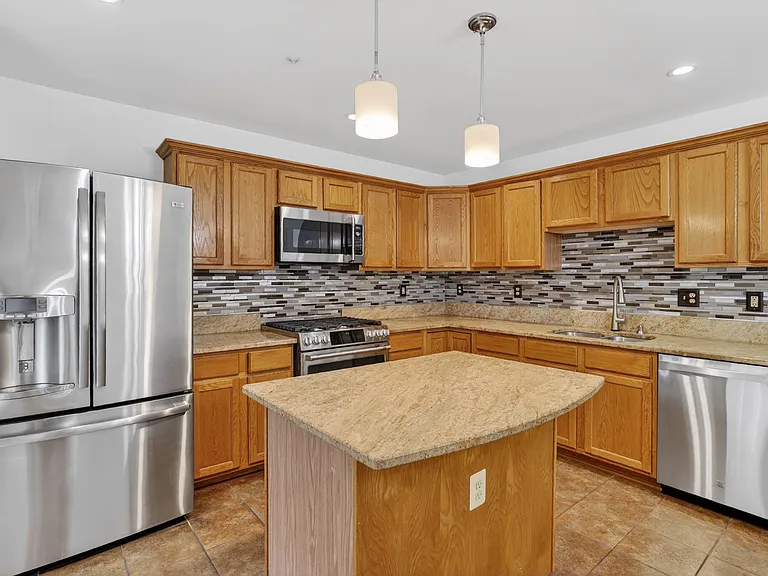 1933 Beecham Ct — Photo 6