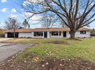 8670 N Regent Rd, Fox Pt, WI 53217