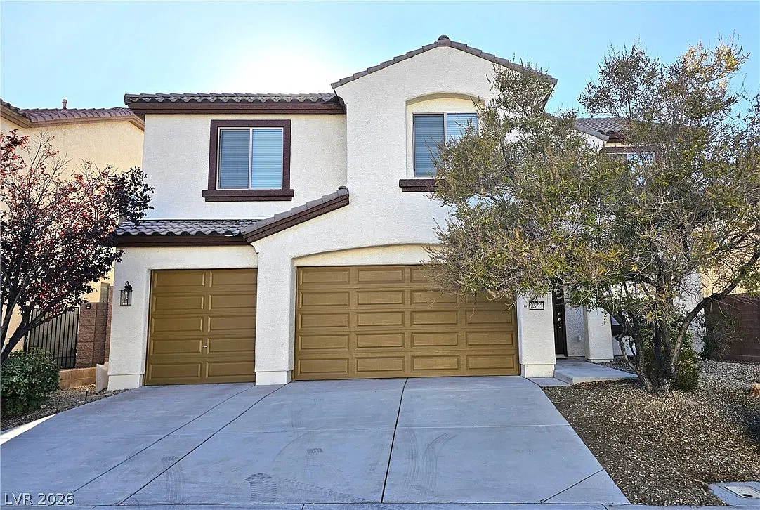 5 bed, 3.0 bath, 3800 sqft, $3,200 — Photo 1