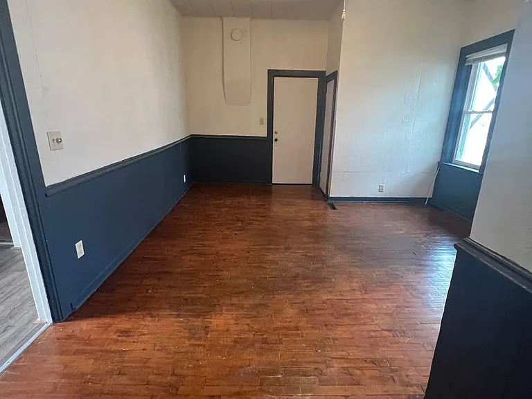 710 N Main St — Photo 9