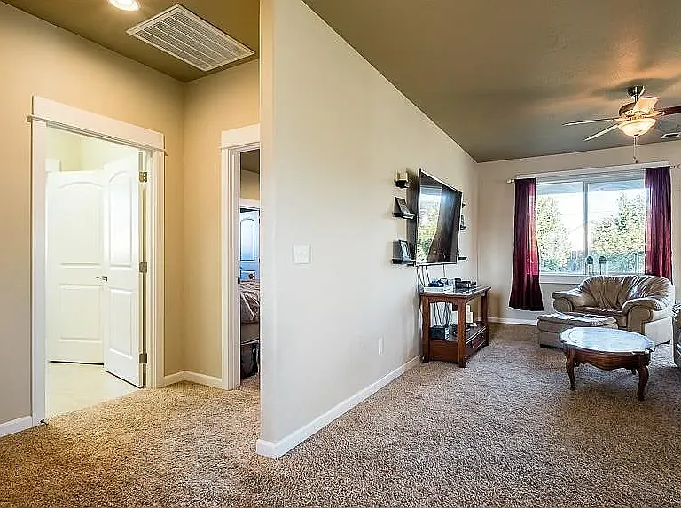 7599 Genes Ct — Photo 2