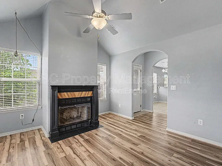 3801 SW Gibson Ave — Photo 7