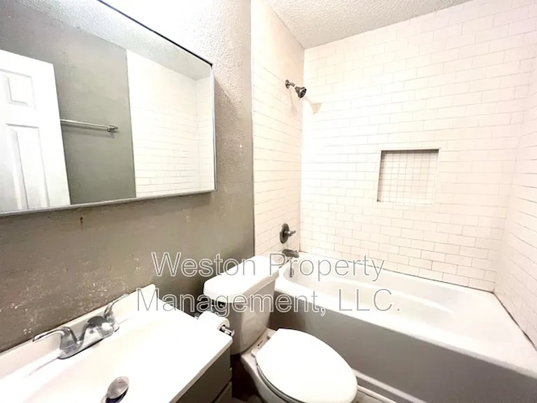 413 Reed Pl — Photo 7