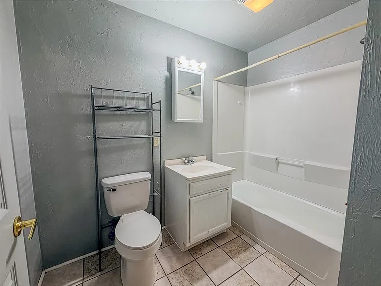 548 Hansen Ave #9 — Photo 11