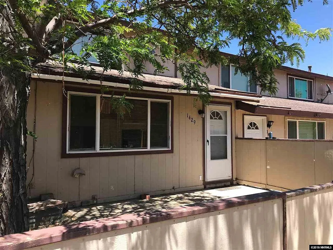 1429 E Long St photo 1