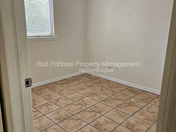 3rd image of 5317 27th St SW