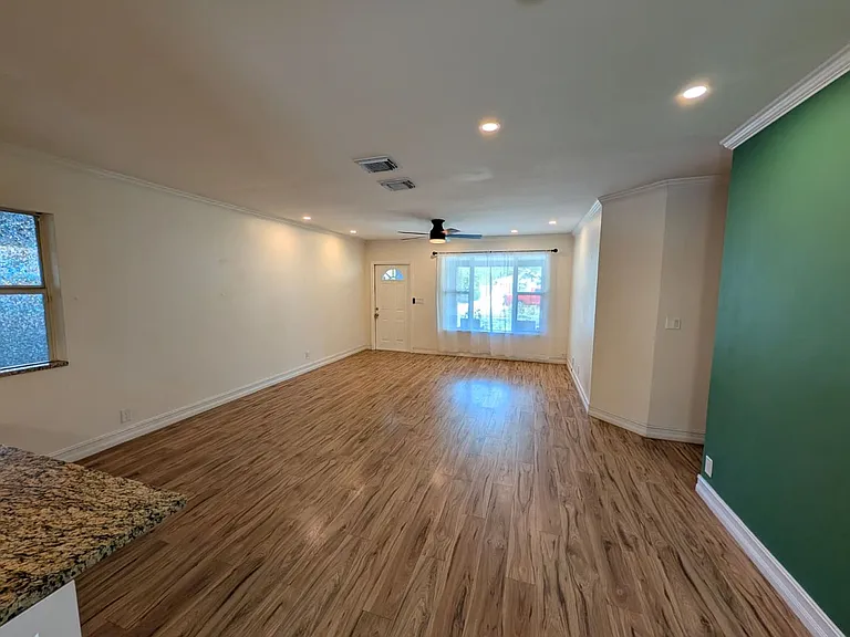 1629 NW 5th Ave — Photo 5