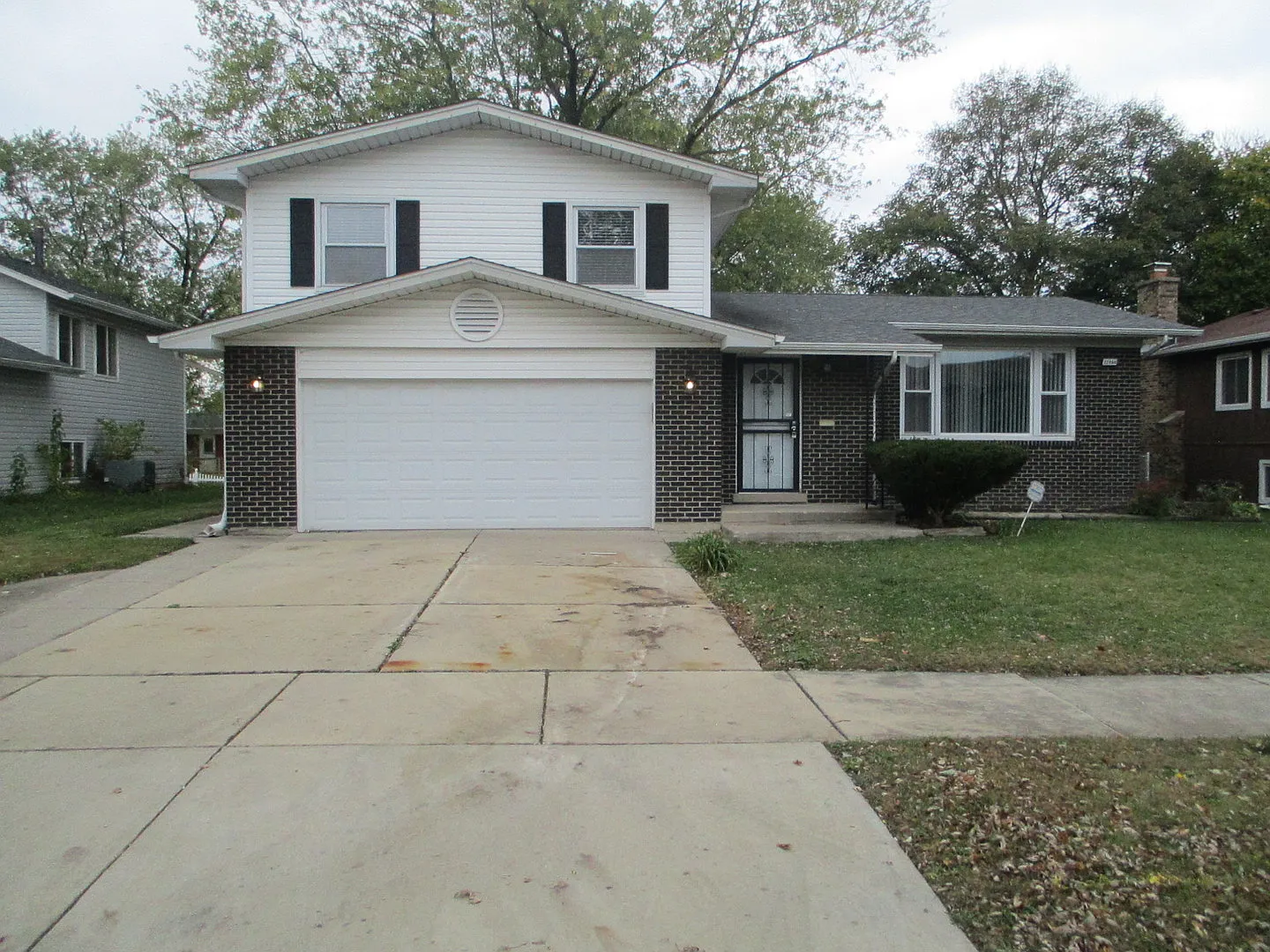 22460 Pleasant Dr photo 1