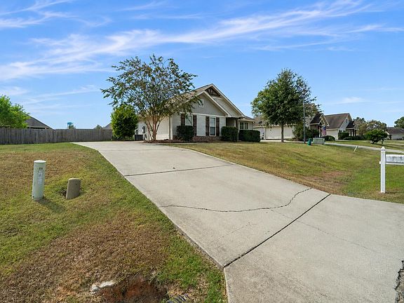 2nd image of 34 Thomford Way