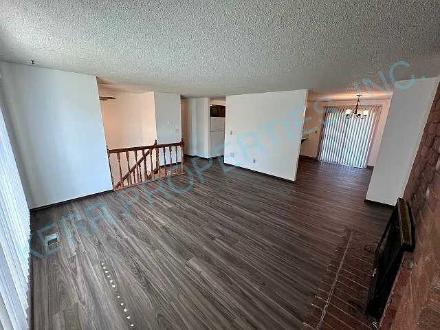 Charming 3-Bed Troutdale Home with Spacious 2,114 Sq Ft Layout & 2.5 Baths! — Photo 3