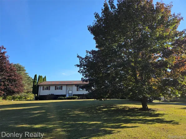5470 Marlette Rd, Clifford, MI 48727