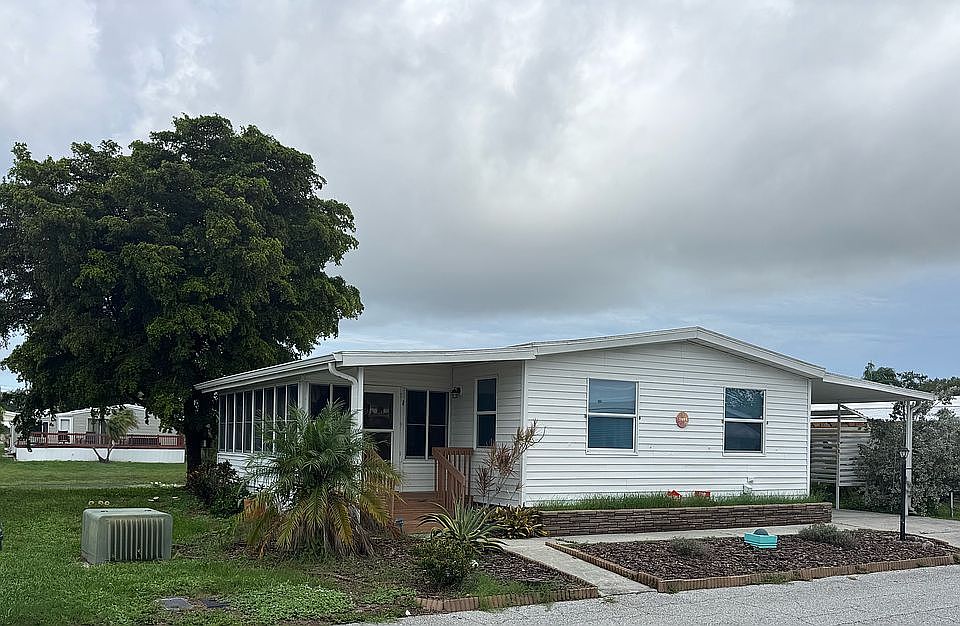 1st image of 2889 Lake Haven Dr