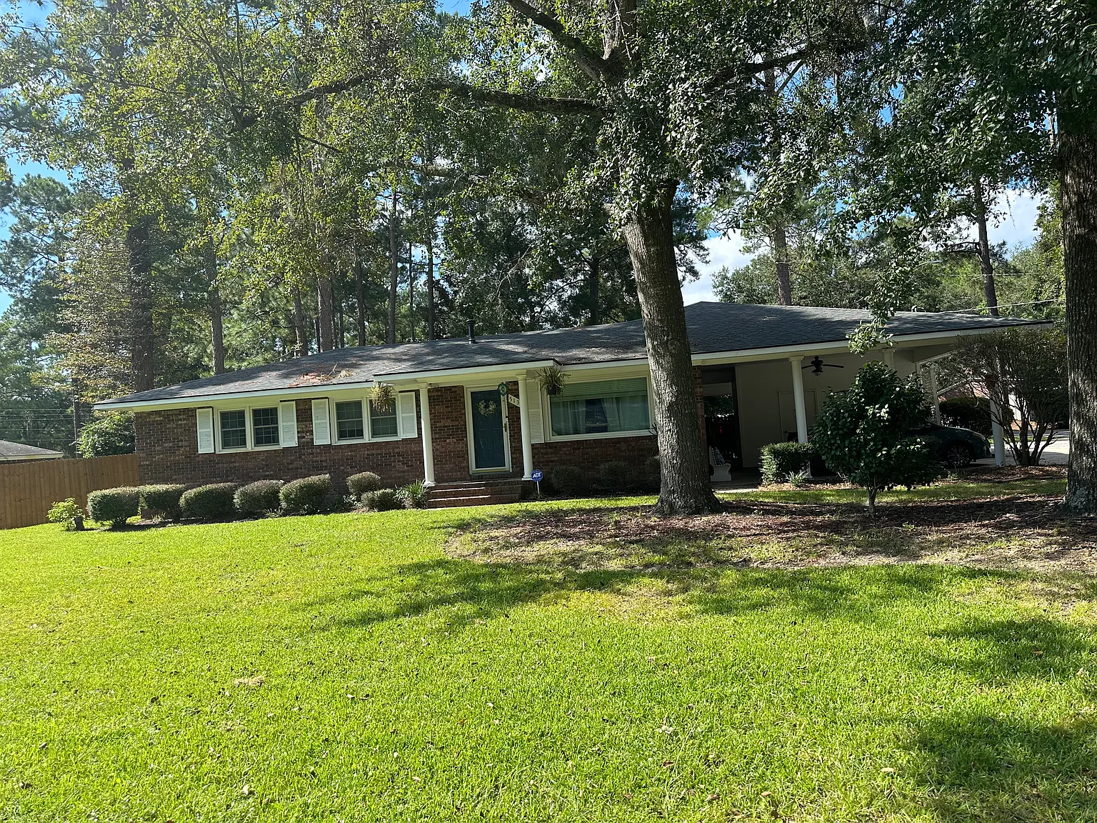 3 bed, 1.5 bath, 1564 sqft, $2,150 — Photo 1