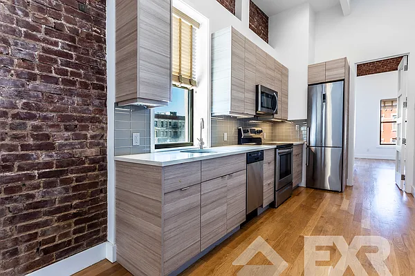 Rented by EXR | media 40