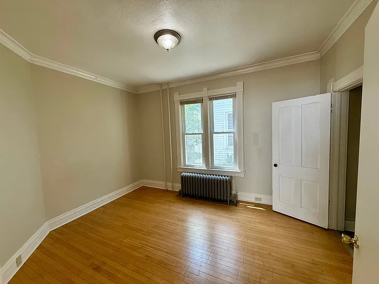 238 Scott Ave — Photo 9