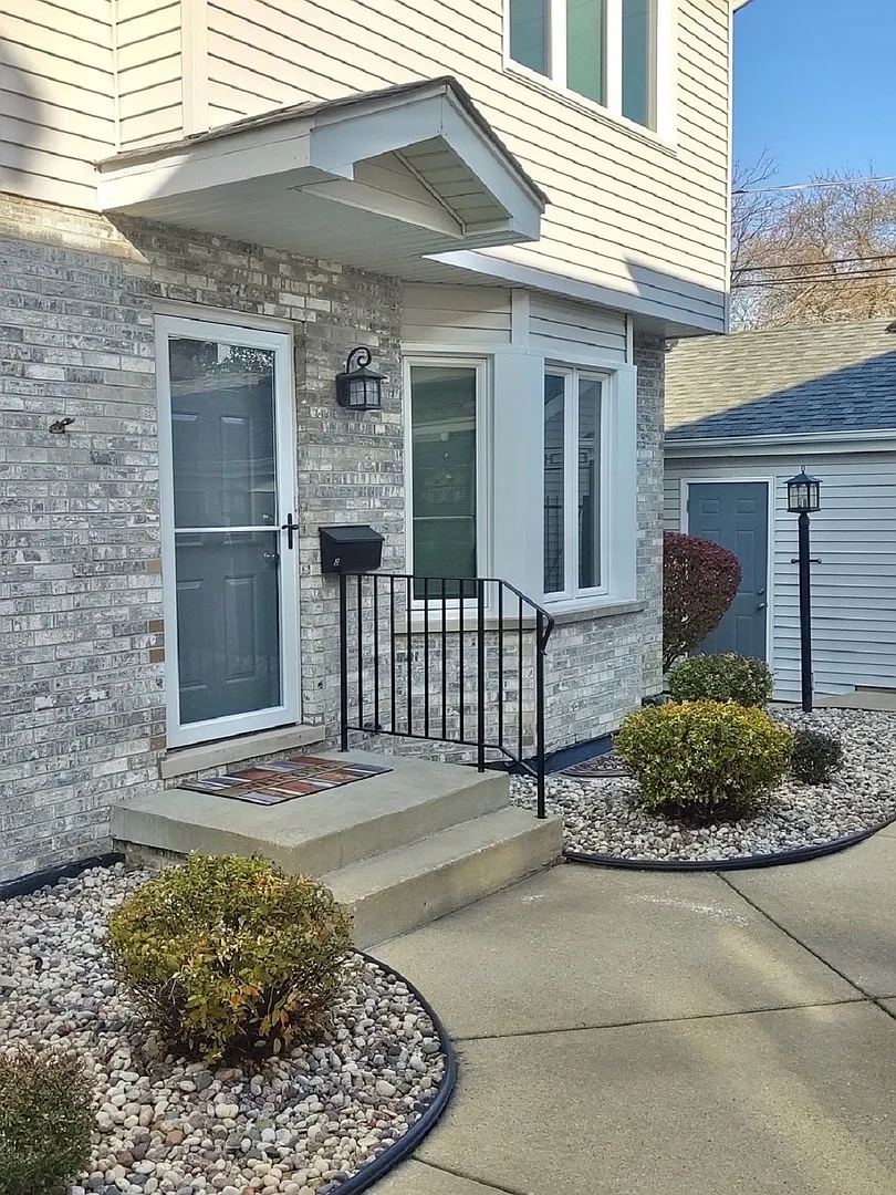 10449 S Kedzie Ave #D photo 1
