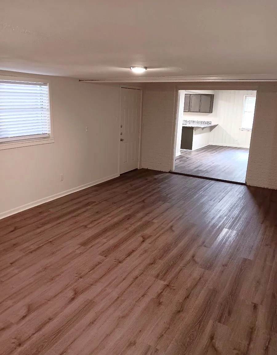 4 bed, 1900 sqft, $1,795 — Photo 4