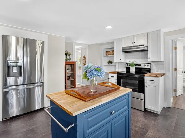 208 Thornbush Road, Wethersfield, CT 06109