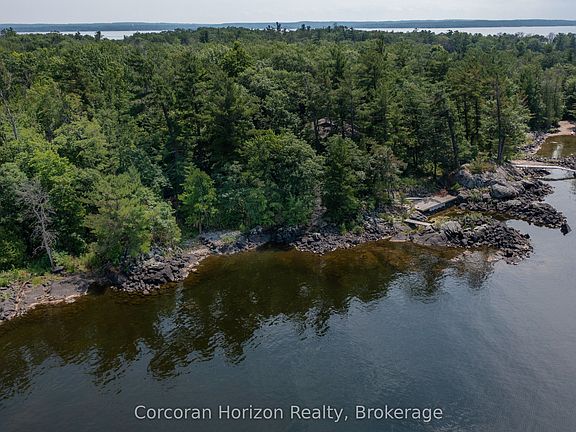 5th image of 471 N Shore Rd