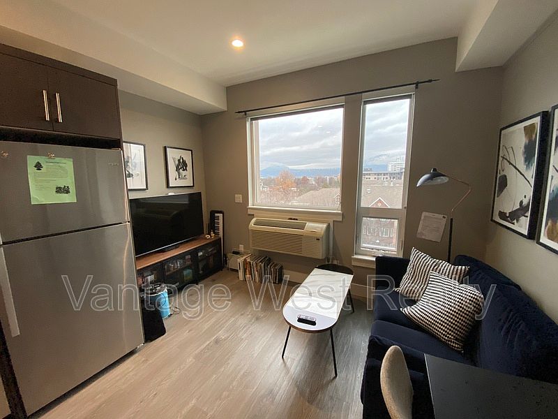 2nd image of 925 Leon Ave #645