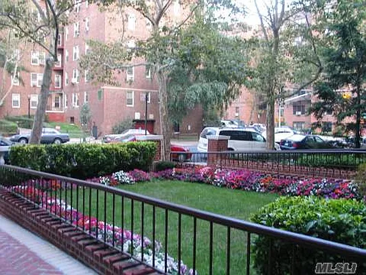 Sold by Century 21 Benjamin Realty | media 2