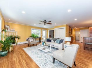 376 Weld St, West Roxbury, MA 02132