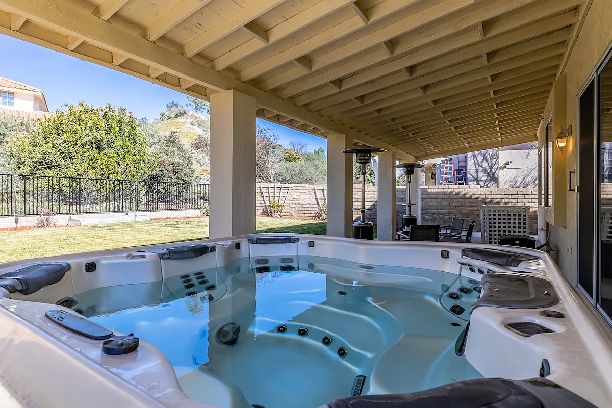 5 bed, 2458 sqft, $8,000 — Photo 4