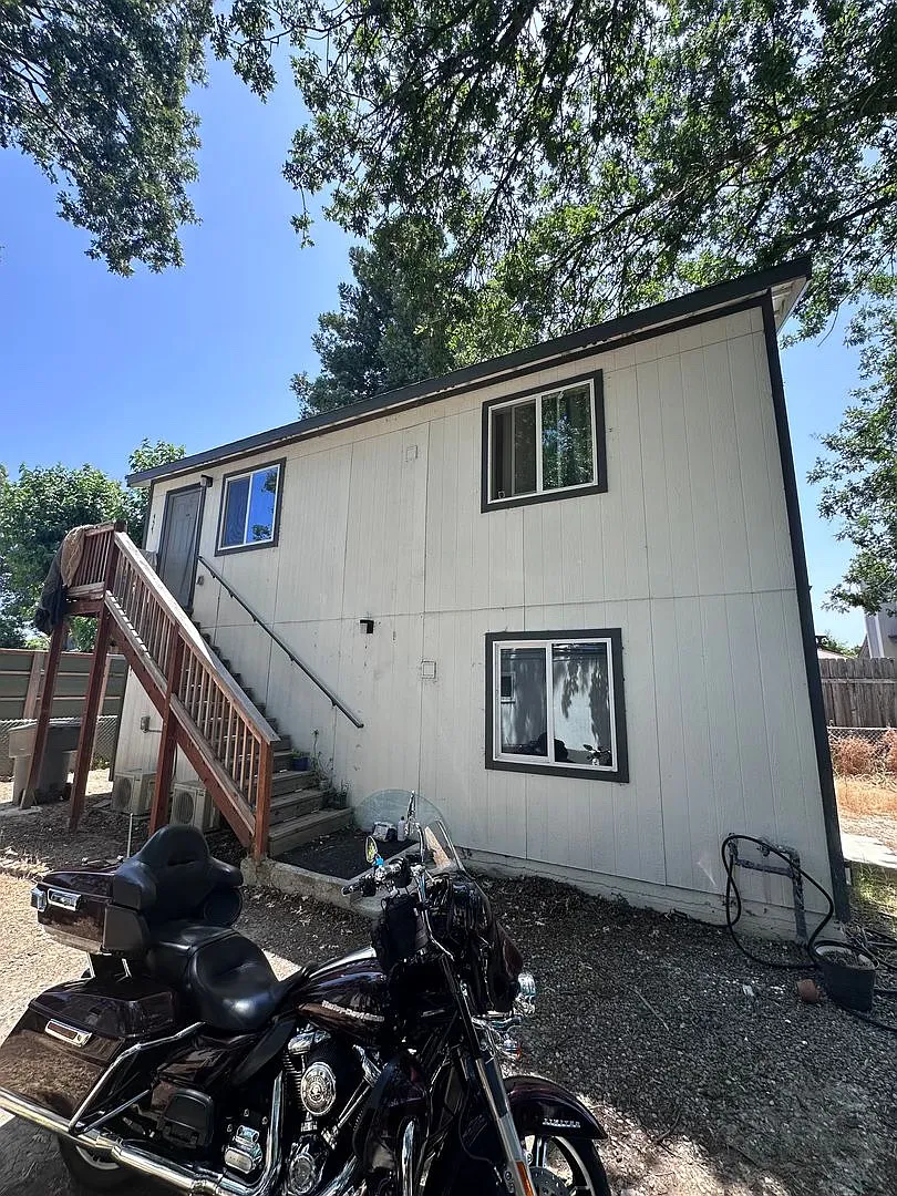 2 bed, 600 sqft, $1,600 — Photo 2